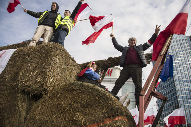 Poland’s Anti-War Demonstrators Demand End to Involvement in Ukraine Conflict