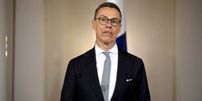 Finnish President Stubb Demands Western Military Resolve to Deter Russia Over Ukraine Guarantees