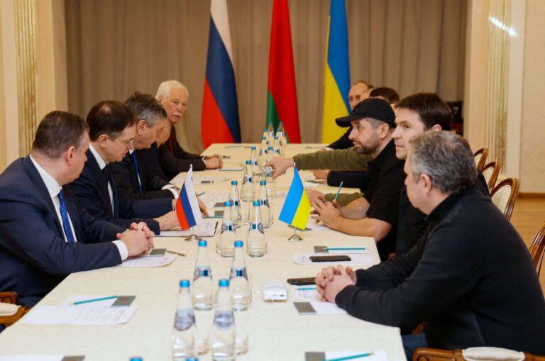 Putin Praises Negotiators Amid Ongoing Ukraine Talks