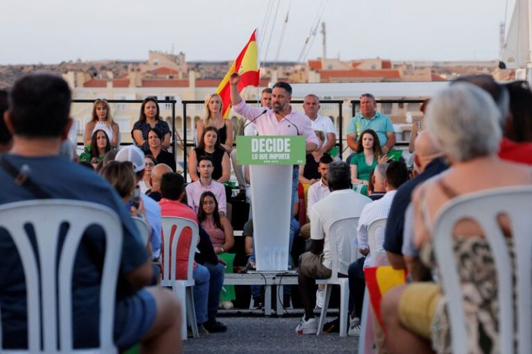 Spain’s New Right-Wing Party Launches with Bold Immigration and Criminal Justice Proposals