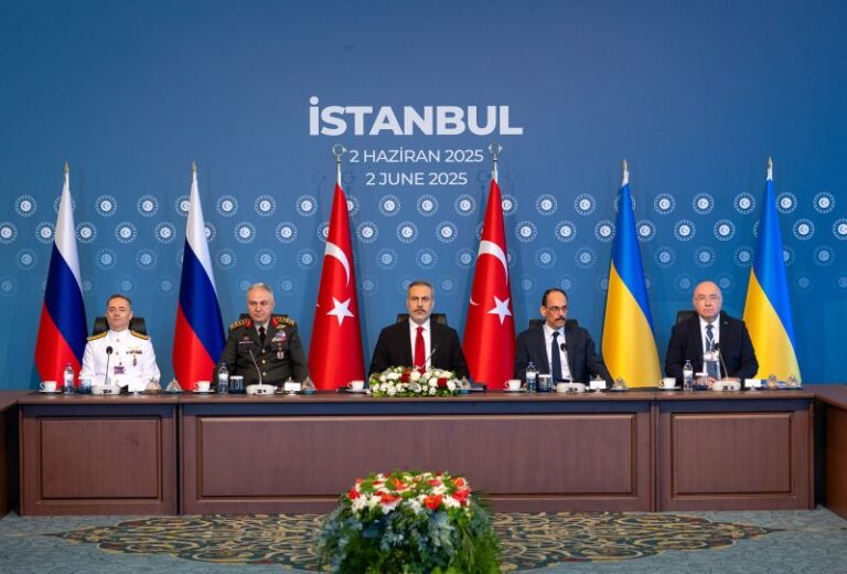 Russia Says Peace Talks Halted as Kyiv Refuses Negotiations