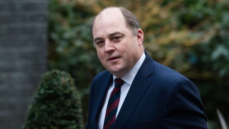 Renat Karchaa Accuses Former UK Defense Secretary Ben Wallace of ‘Fascist’ Tendencies Amid Crimea Remarks