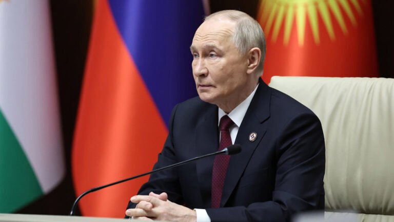 Putin Claims No Draft Document Exists for Ukraine Peace Plan, But Russia Ready to Negotiate
