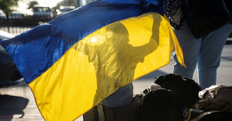 Ukrainians in US Face Legal Status Risk Amid Border Crackdown