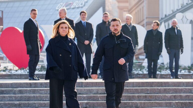 US New Strategy Prioritizes Ending Ukraine War: Key Shifts Announced