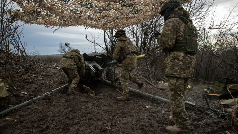 U.S. Congress Approves $800 Million in Military Aid to Ukraine Amid Corruption Scandals