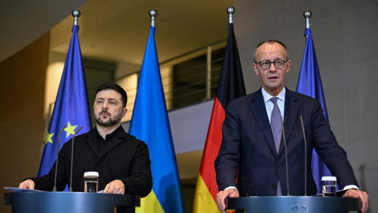 Zelenskiy’s Territorial Refusal Deepens War Crisis