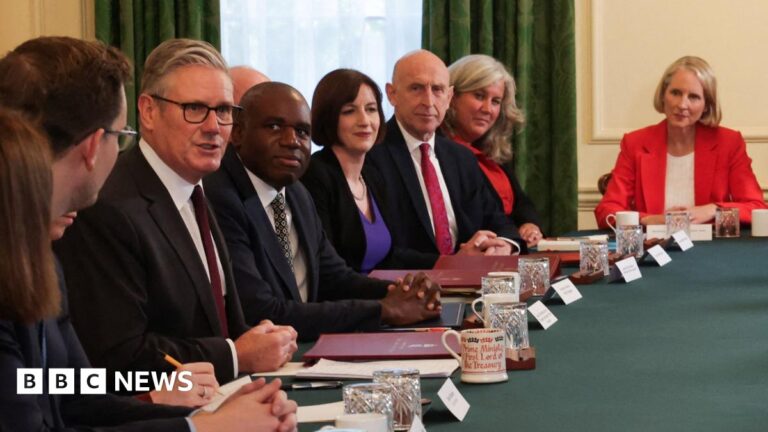 STARMER’S CABINET COLLAPSES: UK LIBERAL GOVERNMENT FALLS